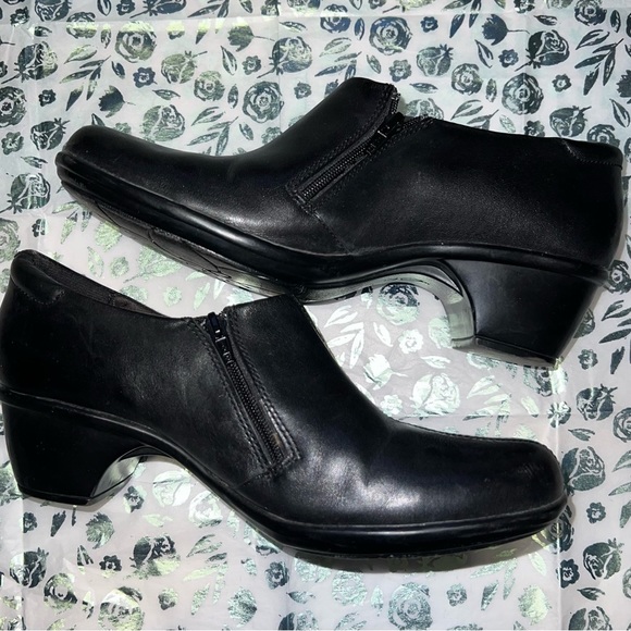 Clarks Leather Shoes - Picture 7 of 12